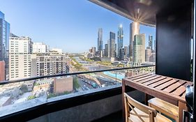 Aura2107, Cbd Entire 2 Bedroom Apartment With Balcony And Stunning Yarra River Views